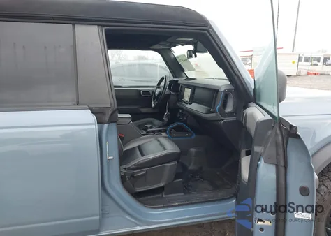 2023 Ford Bronco Black Diamond z USA, uszkodzony, nr VIN 1FMDE5BH2PLC02894